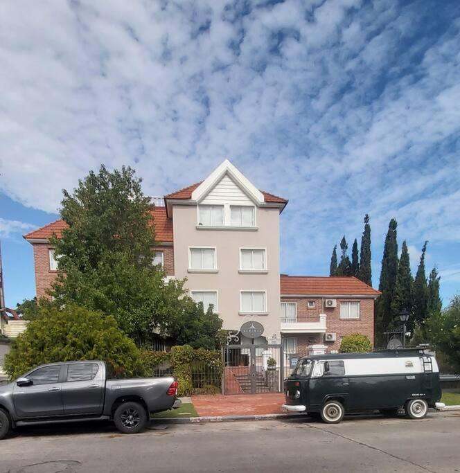 Apartamento Hermoso, En El Corazon De Carrasco. Montevideo