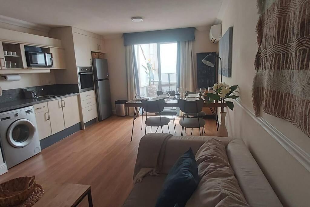 Apartamento Hermoso, En El Corazon De Carrasco. Montevideo