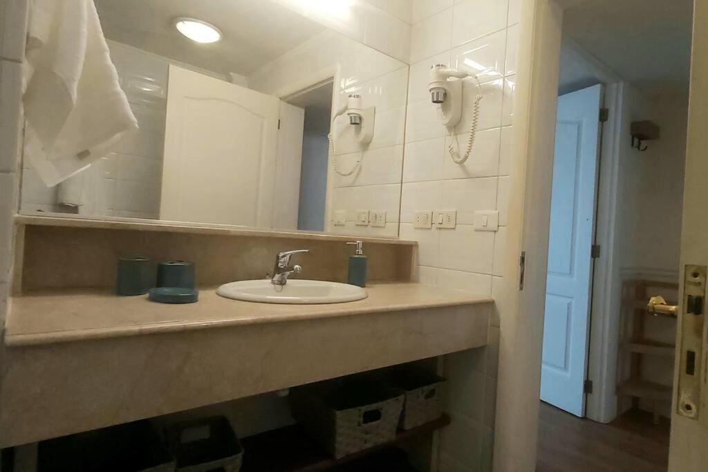 Apartamento Hermoso, En El Corazon De Carrasco. Montevideo